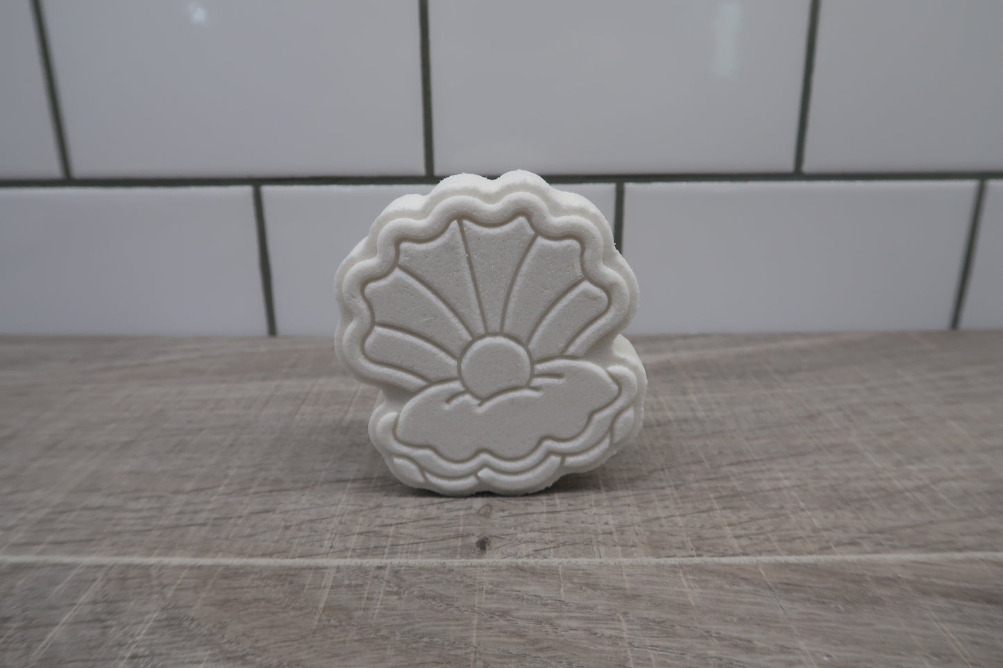 Clam With Pearl Bath Bomb Mold